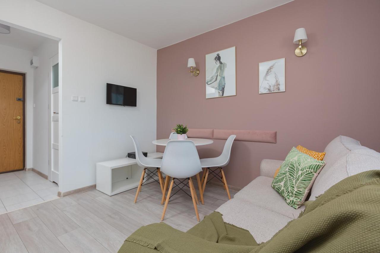 Apartaments Solec 79 By Noclegi Renters Varşova Dış mekan fotoğraf