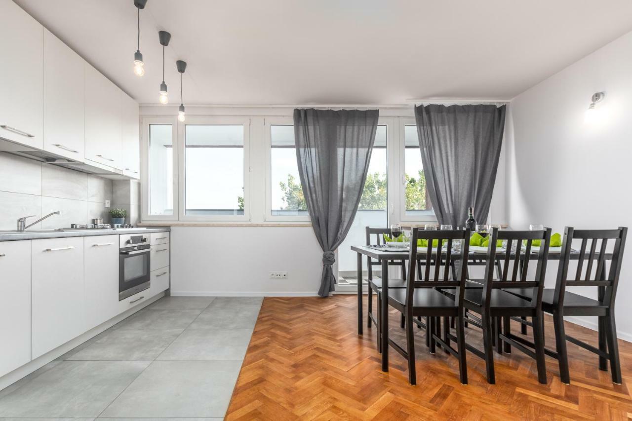 Apartaments Solec 79 By Noclegi Renters Varşova Dış mekan fotoğraf