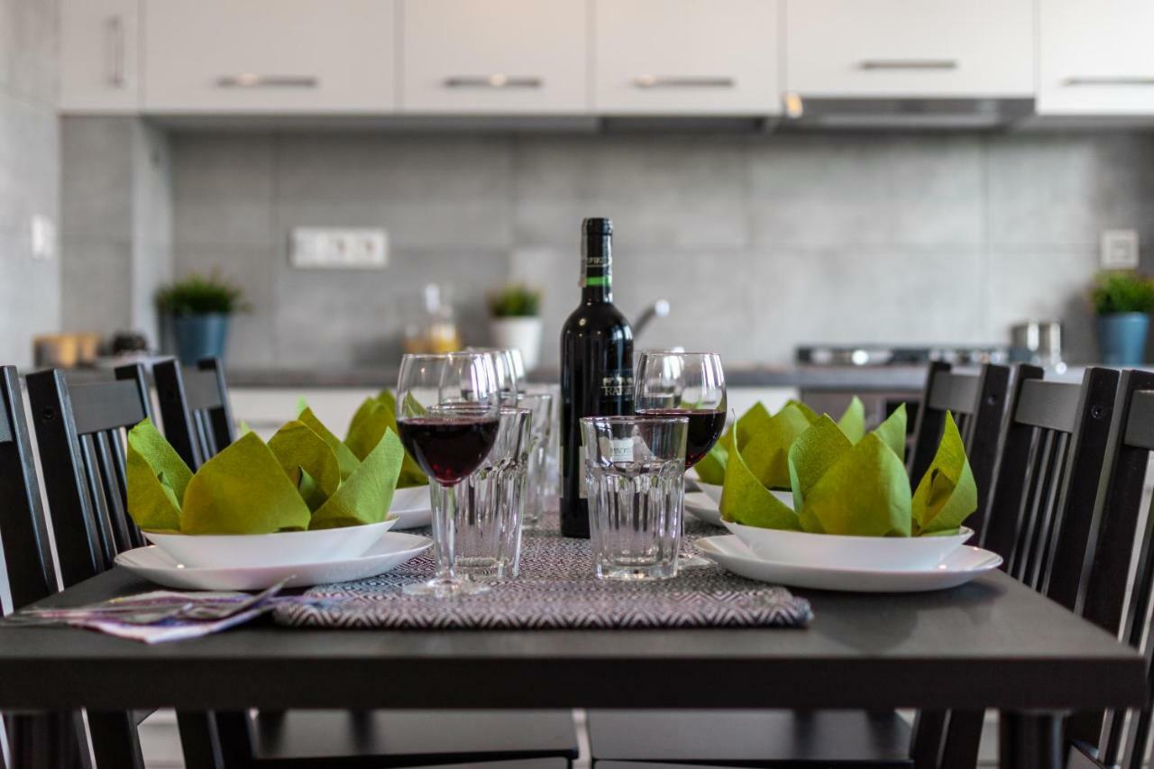 Apartaments Solec 79 By Noclegi Renters Varşova Dış mekan fotoğraf
